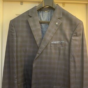 Men's Classic Checkered Blazer in Gray